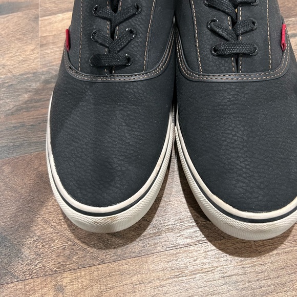 Two pairs of shoes 🖤💙Levi’s &HILFIGER - Picture 14 of 15